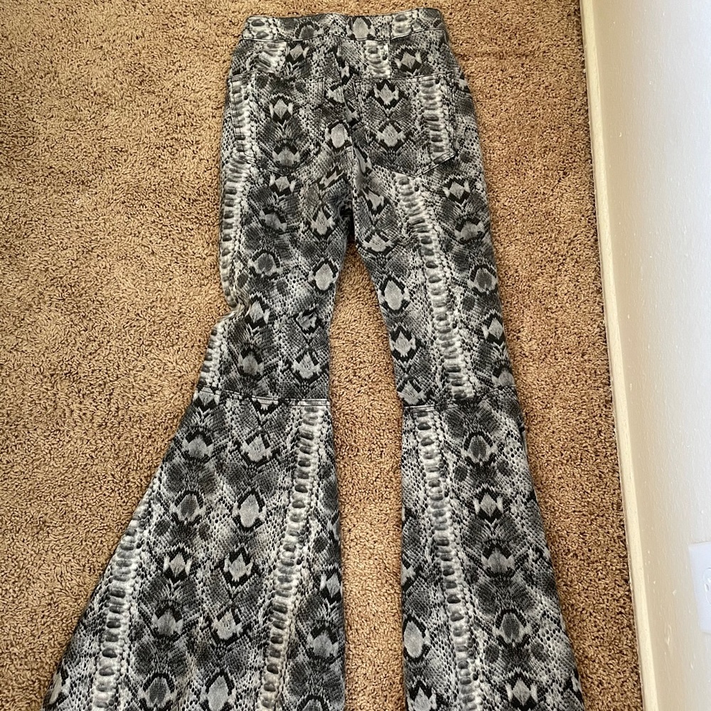Free people, BRAND NEW snakeskin bell bottom jeans